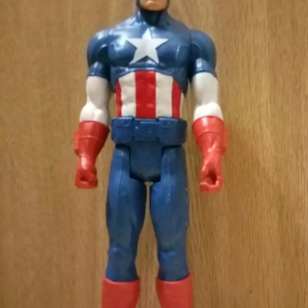 Hasboro & Marvel 2013 & 2014 Captain America - Picture 2 of 5